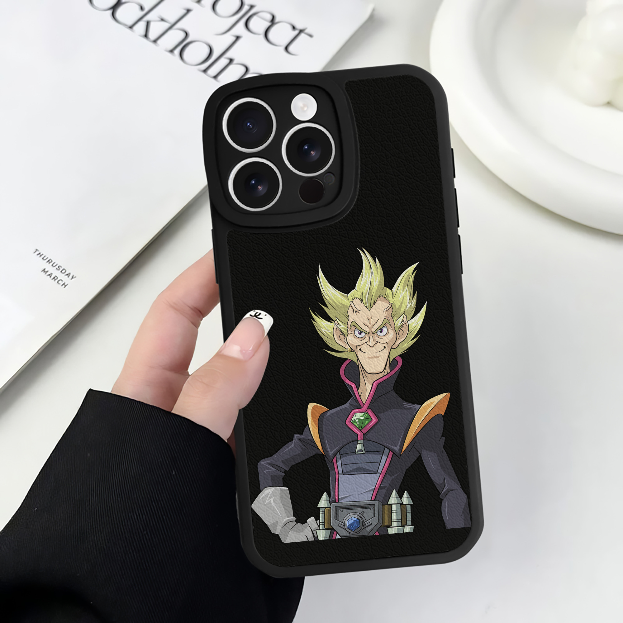 遊☆戯☆王 Yu-Gi-Oh! 【iPhone 16シリーズ対応】シリコンスマホケース（レザー調） 材質：シリコン